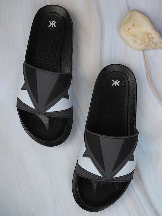Men Grey Printed Sliders